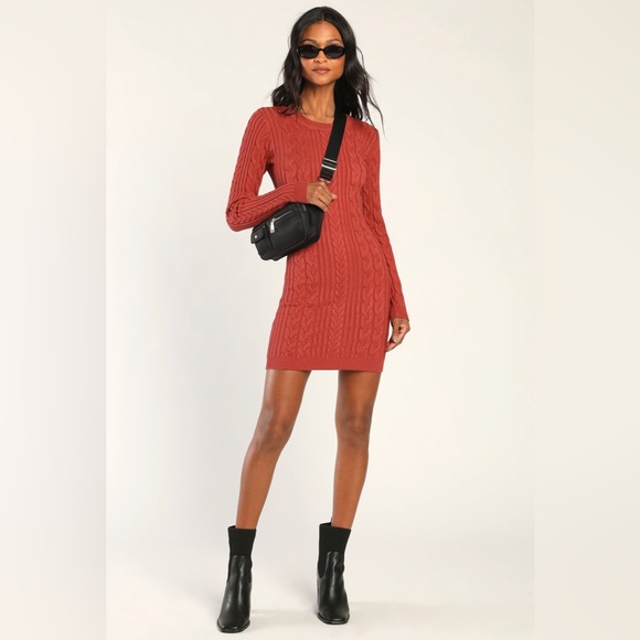 Snuggly and Sexy - Lulu's backless cable sweater dress in Rusty Red - XL - Picture 2 of 7